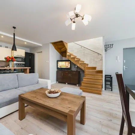 Deluxe Brzozowa By Renters Apartament *