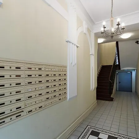 Deluxe Brzozowa By Renters Apartment