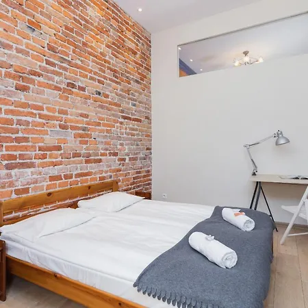 Deluxe Brzozowa By Renters Apartment *