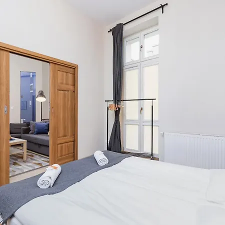 Deluxe Brzozowa By Renters Apartment *