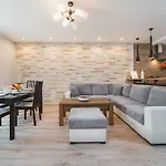 Deluxe Brzozowa By Renters